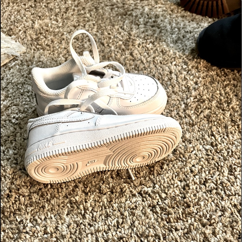 Gym shoes